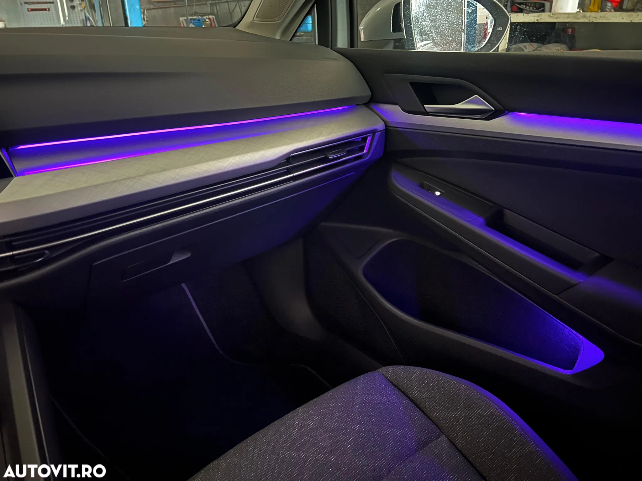 Volkswagen Golf - 8