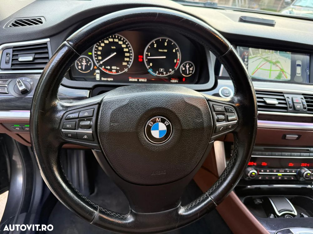 BMW Seria 5 530d xDrive Gran Turismo - 17