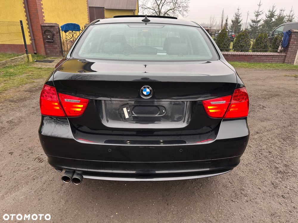 BMW Seria 3 325i Edition Exclusive - 7