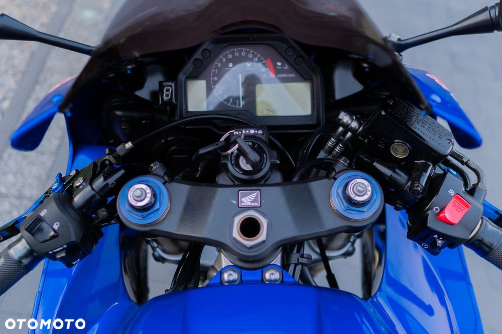 Honda CBR - 22