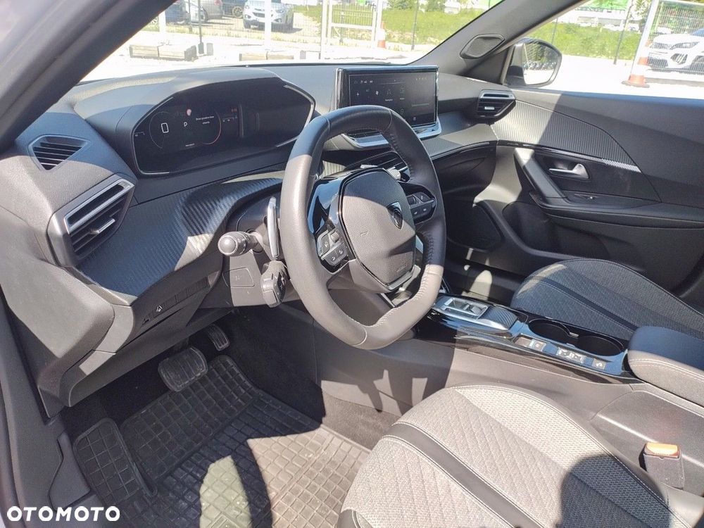 Peugeot 2008 1.2 PureTech Allure S&S EAT8 - 11