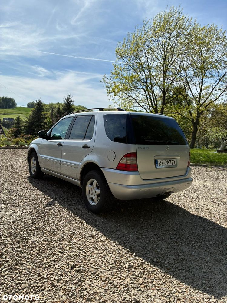 Mercedes-Benz ML - 10
