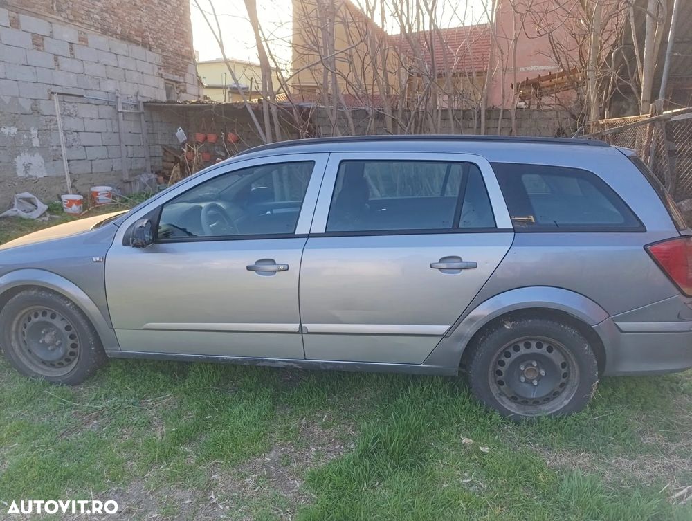 Opel Astra 1.7 CDTi Essentia - 4