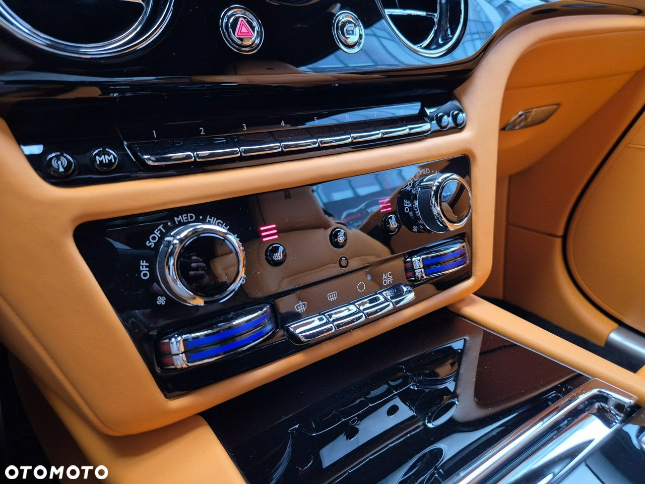Rolls-Royce Spectre - 21