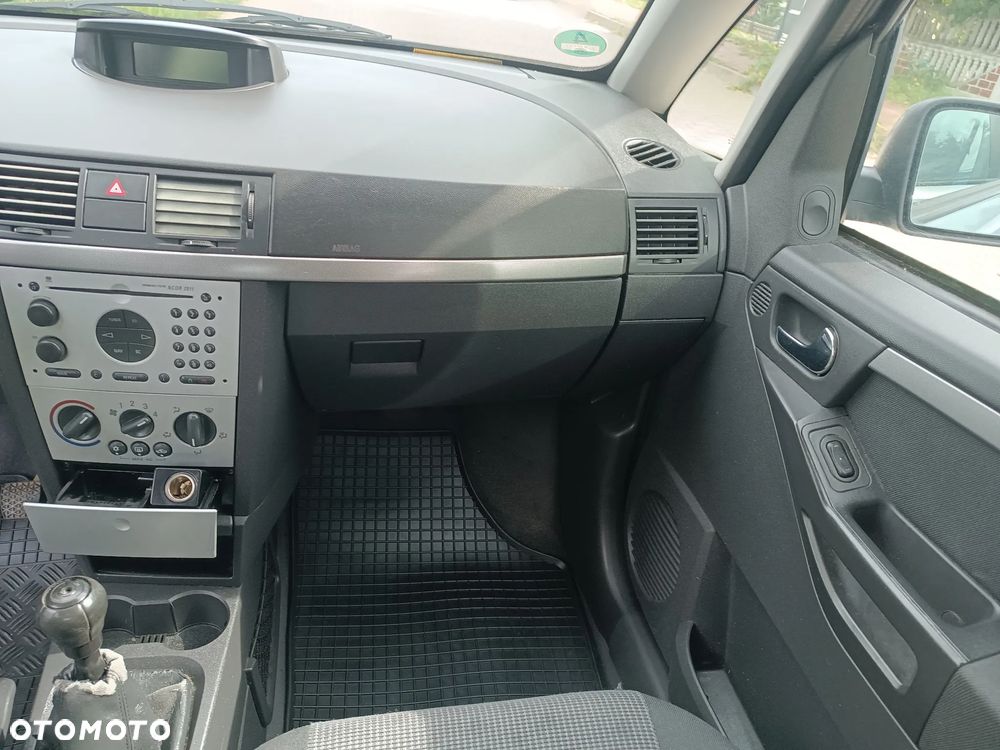 Opel Meriva 1.6 (Essentia) - 29