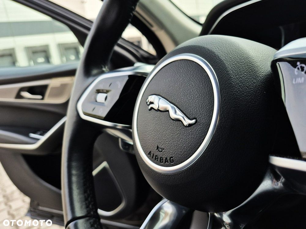 Jaguar F-Pace - 36