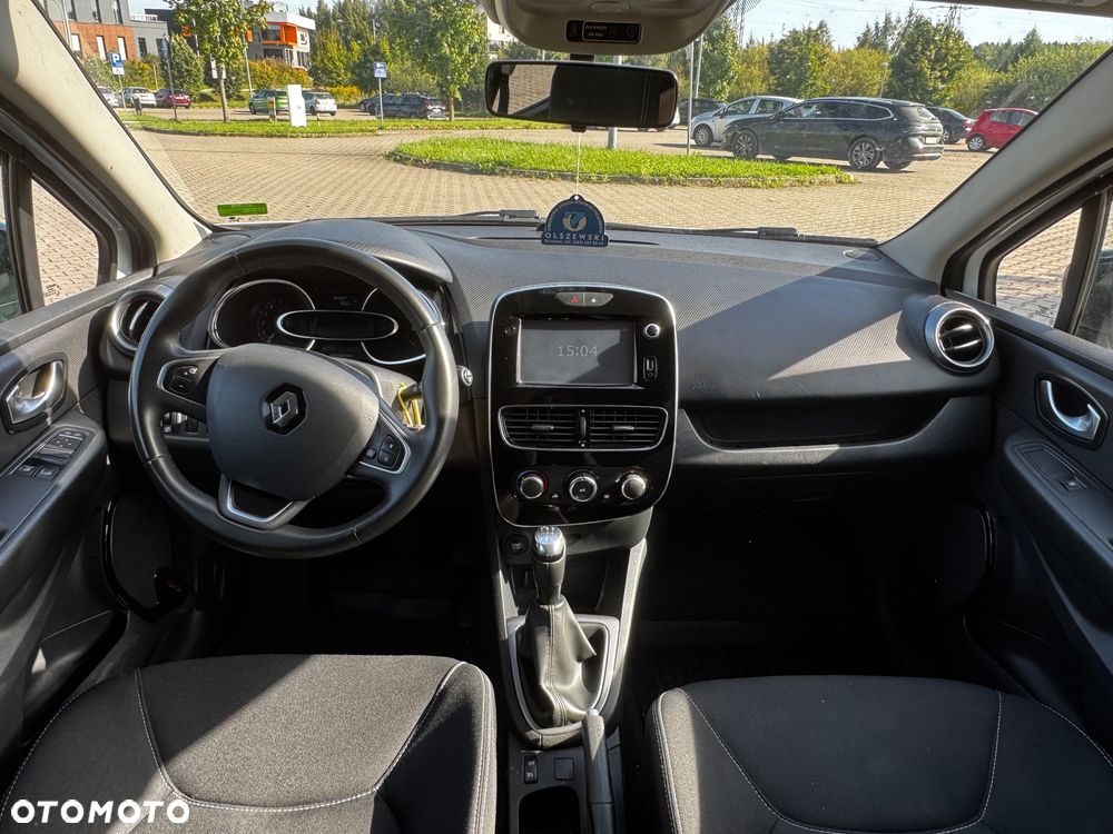 Renault Clio 1.2 16V 75 LIMITED - 11