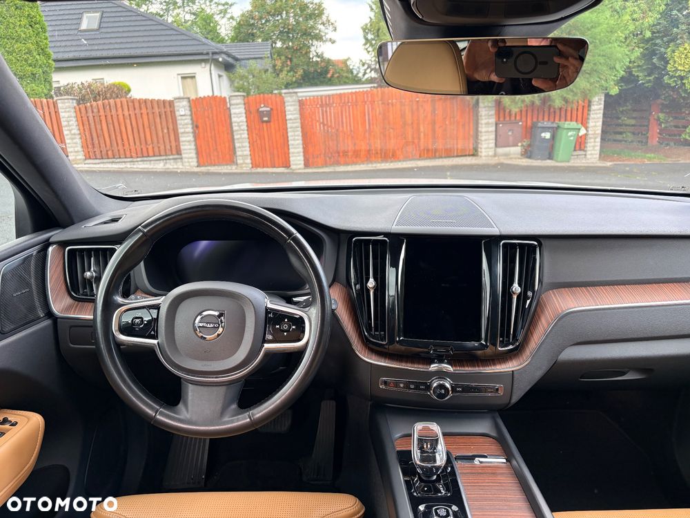 Volvo XC 60 B4 D AWD Plus Bright - 22