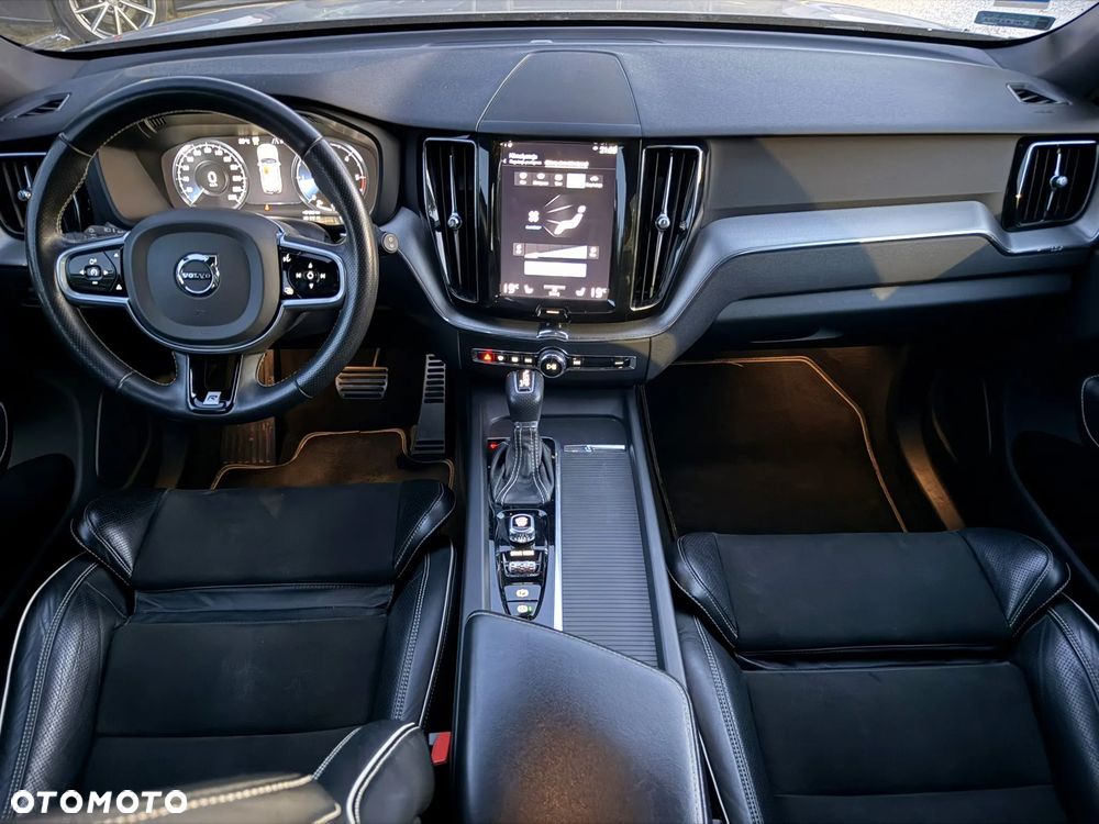 Volvo XC 60 D5 SCR AWD R-Design - 20