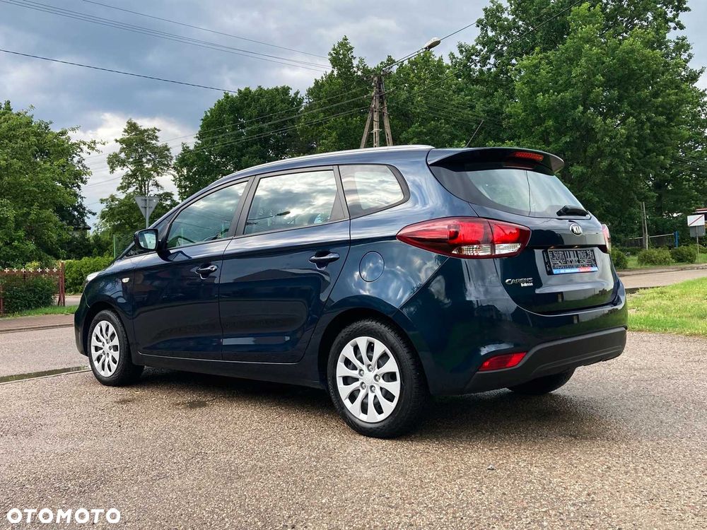 Kia Carens - 3