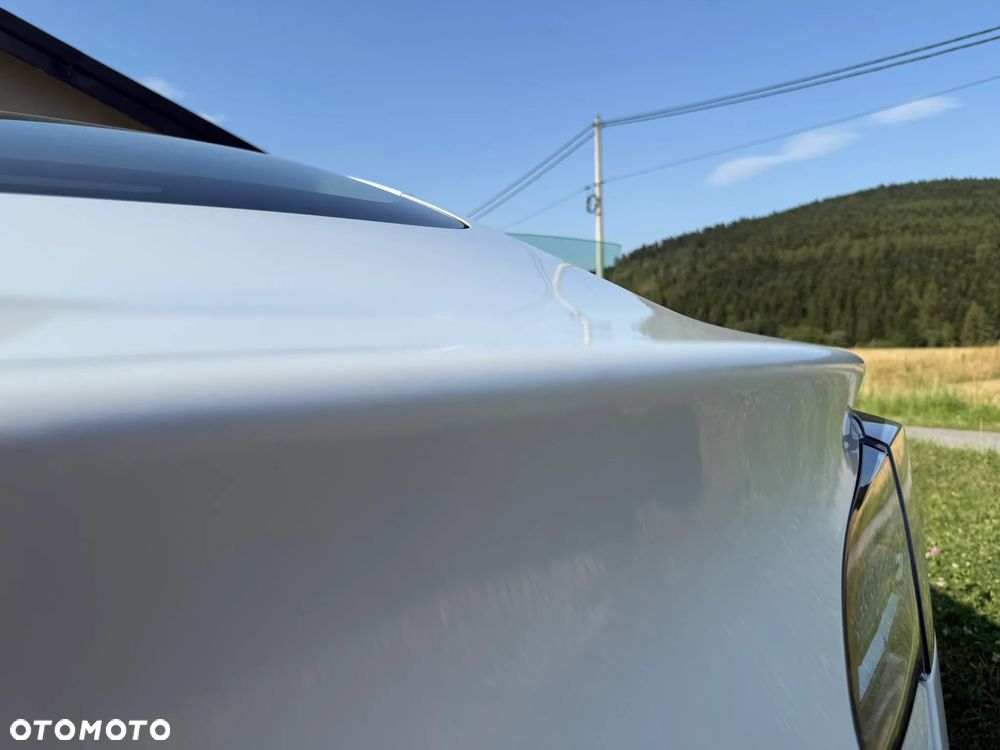 Tesla Model 3 - 12