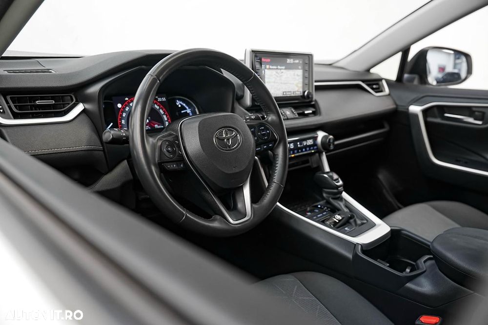 Toyota RAV4 - 10