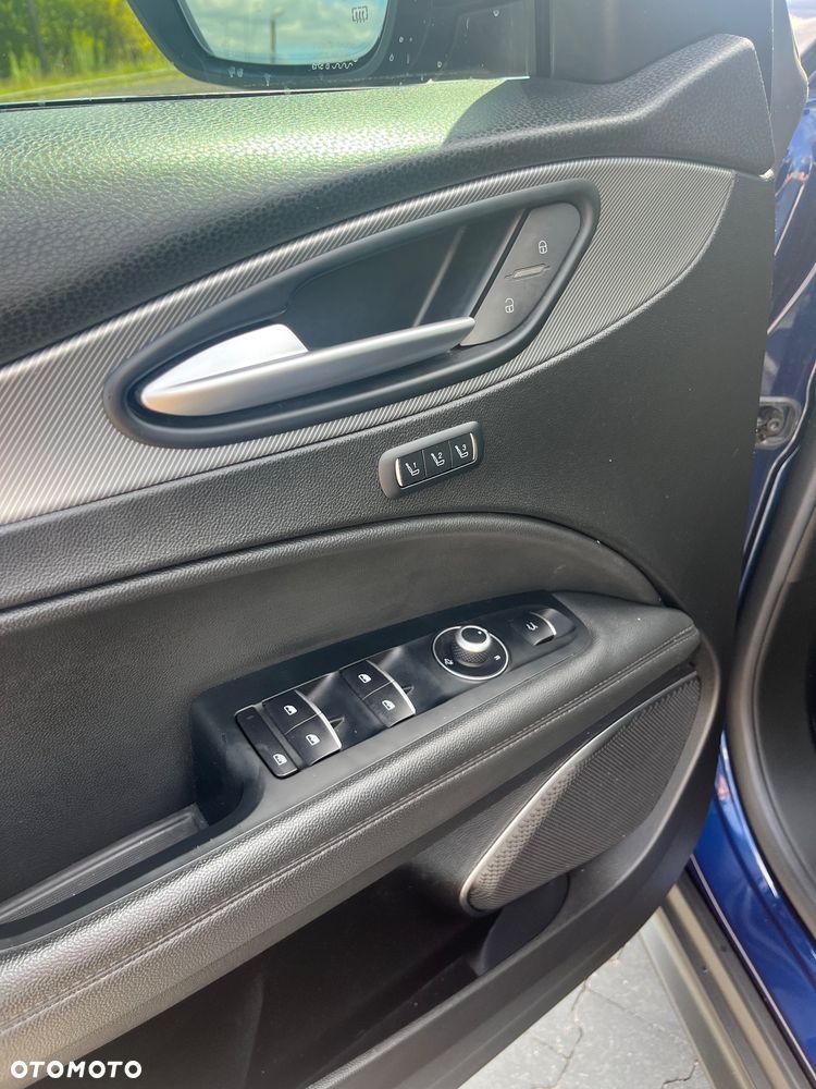 Alfa Romeo Stelvio 2.0 Turbo 16V AT8-Q4 Ti - 14