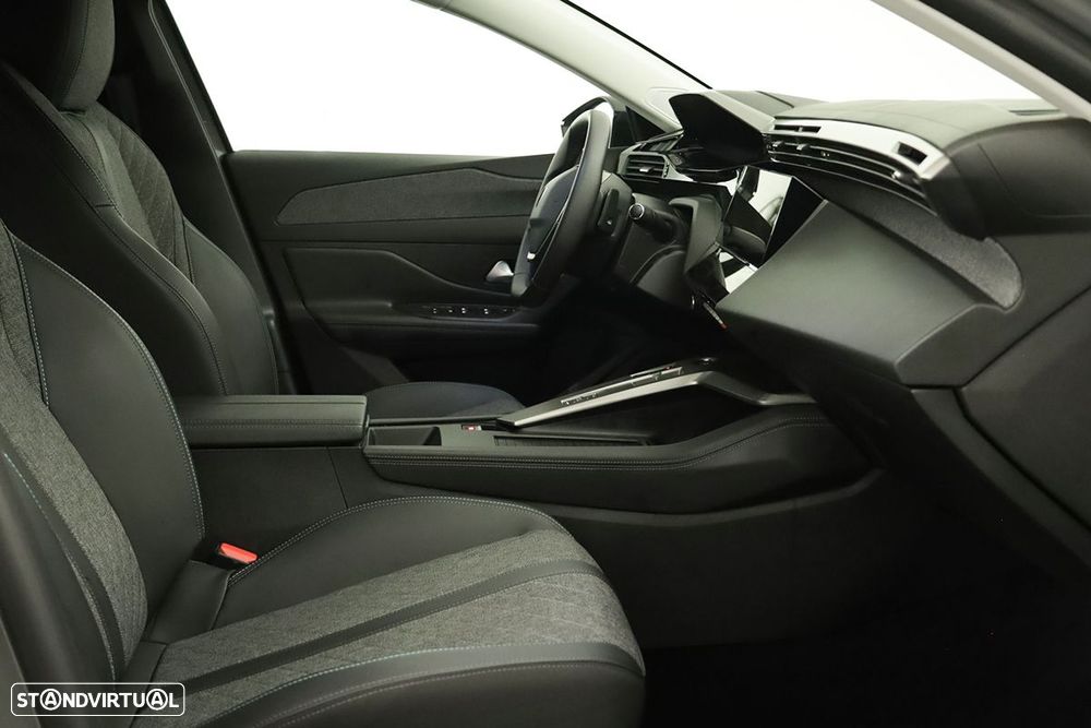 Peugeot 408 1.6 Hybrid Allure e-EAT8 - 23