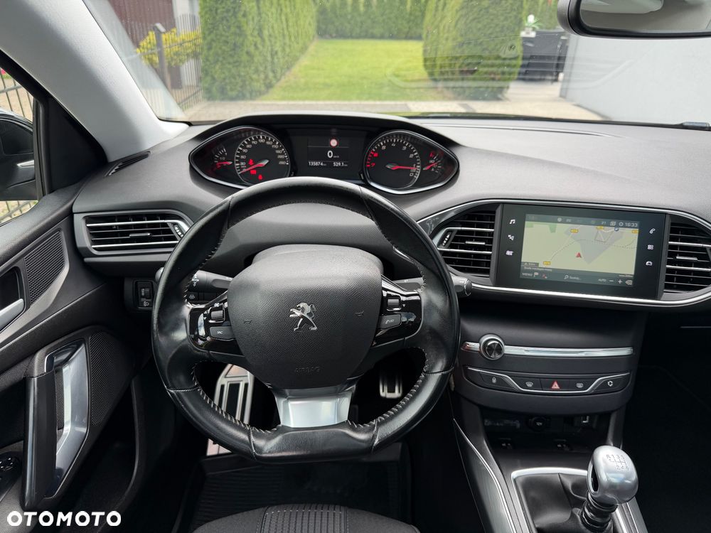 Peugeot 308 1.2 PureTech GPF Allure S&S - 22