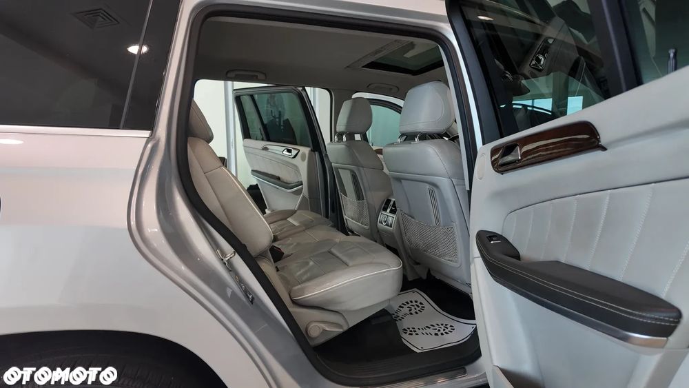 Mercedes-Benz GL - 32