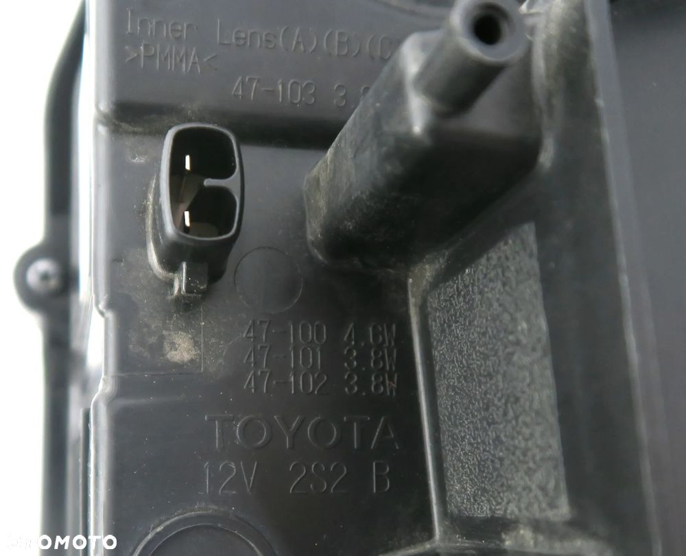 TOYOTA PRIUS 4 IV PRIME 2019 - 2022 lampa tył kierunkowskaz LED zderzak OE - 7