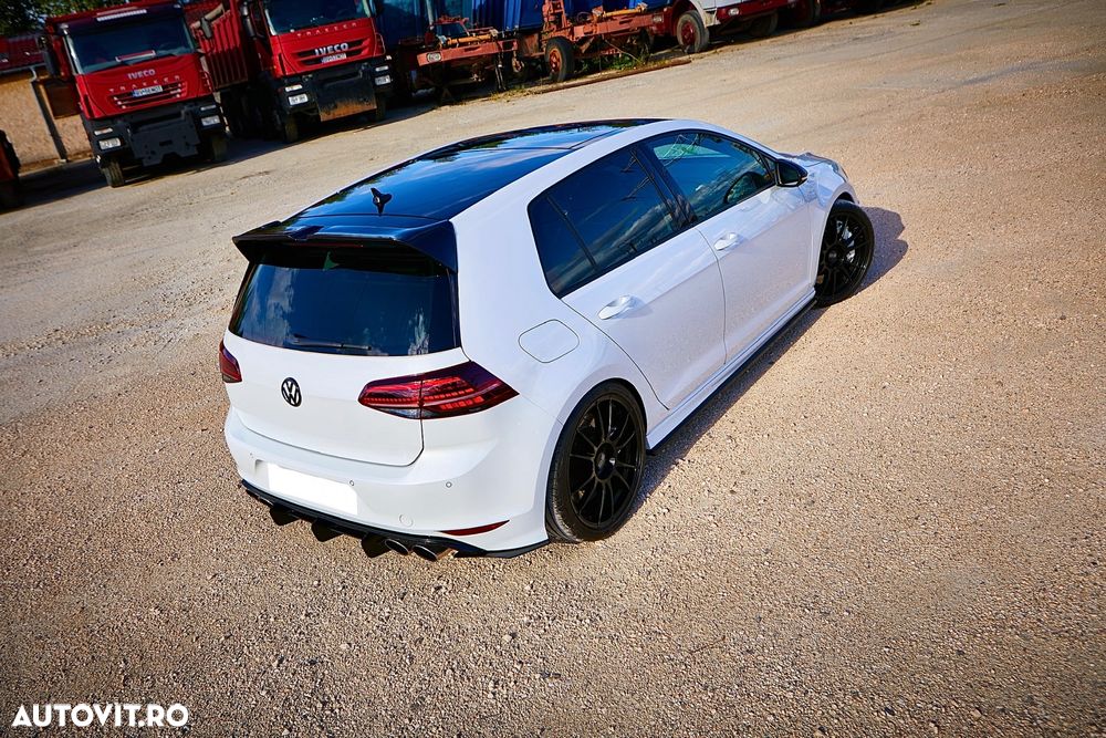 Volkswagen Golf - 17