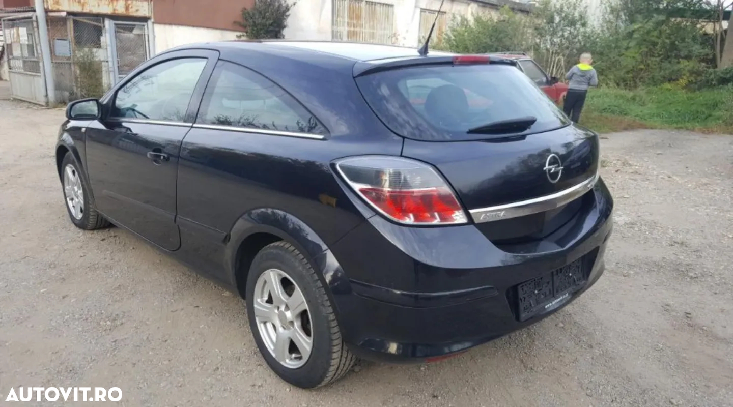 Opel Astra GTC 1.4 - 7