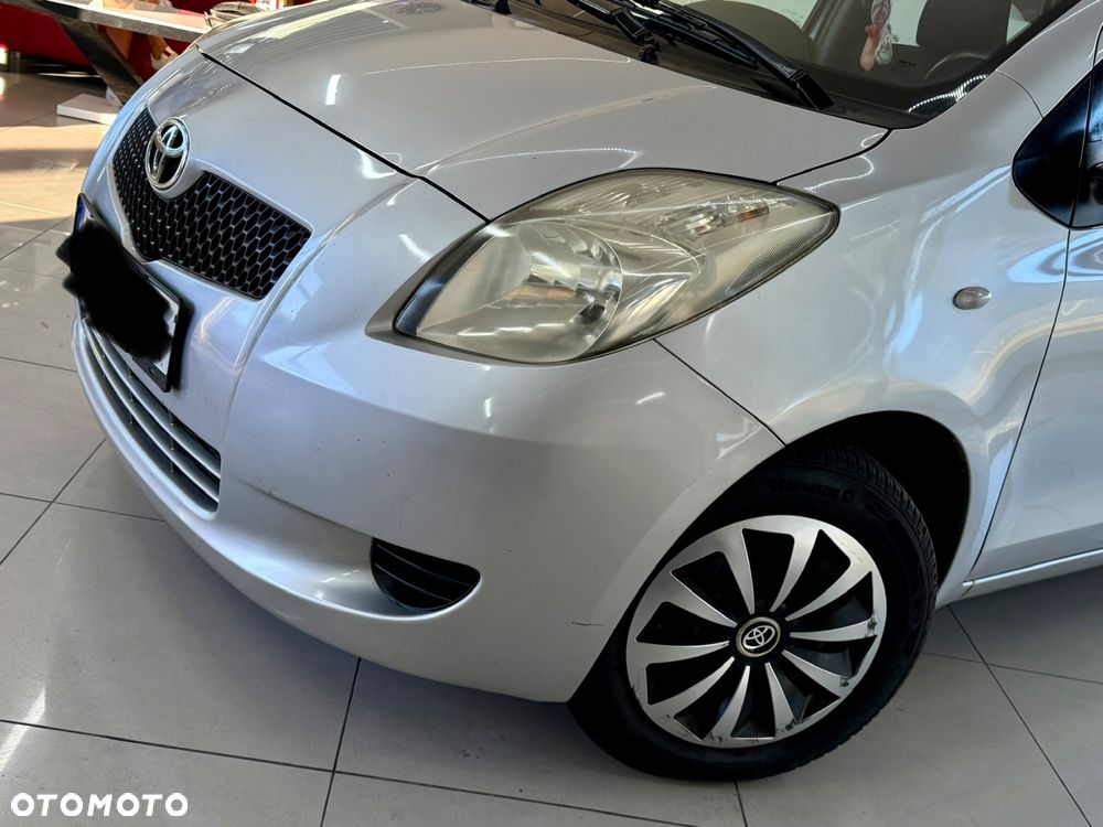 Toyota Yaris 1.0 Luna A/C - 29