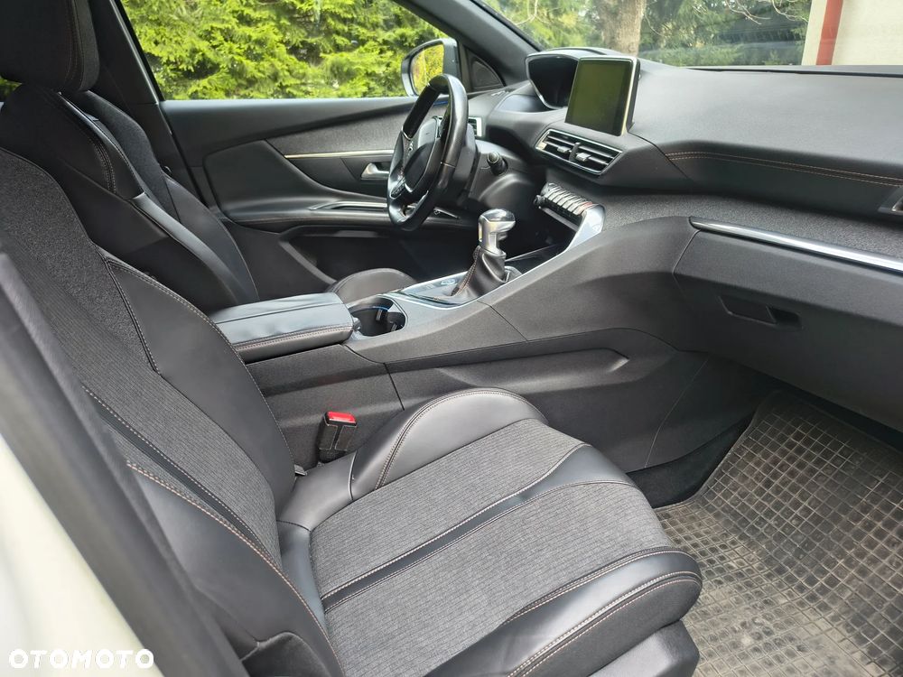 Peugeot 3008 - 18