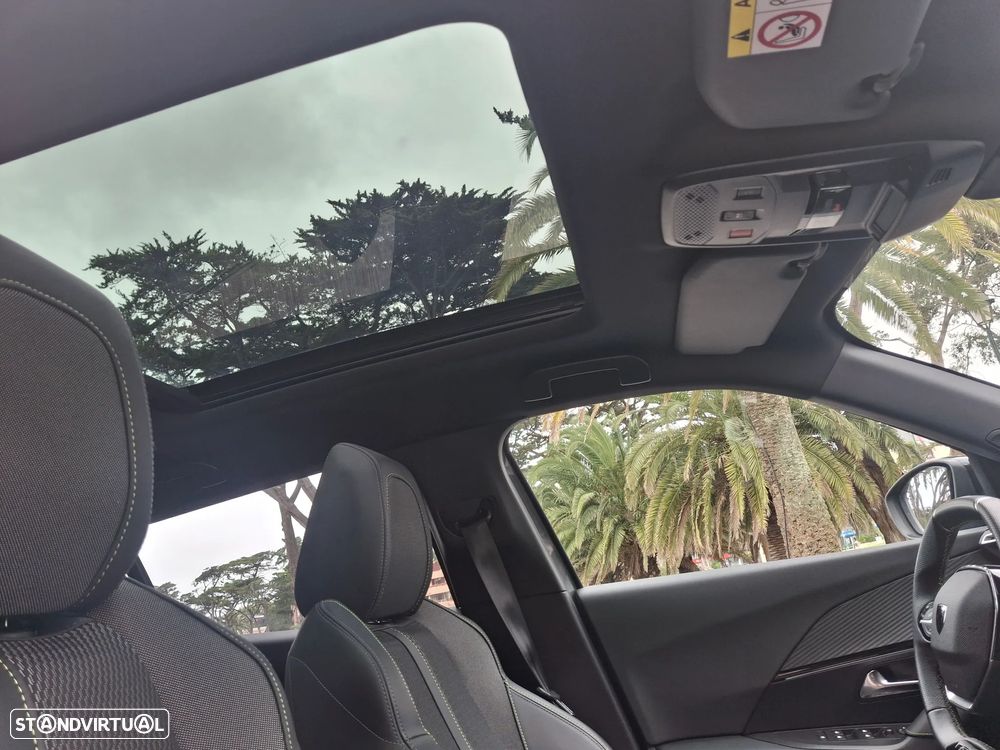 Peugeot 2008 1.2 PureTech GT Line EAT8 - 6