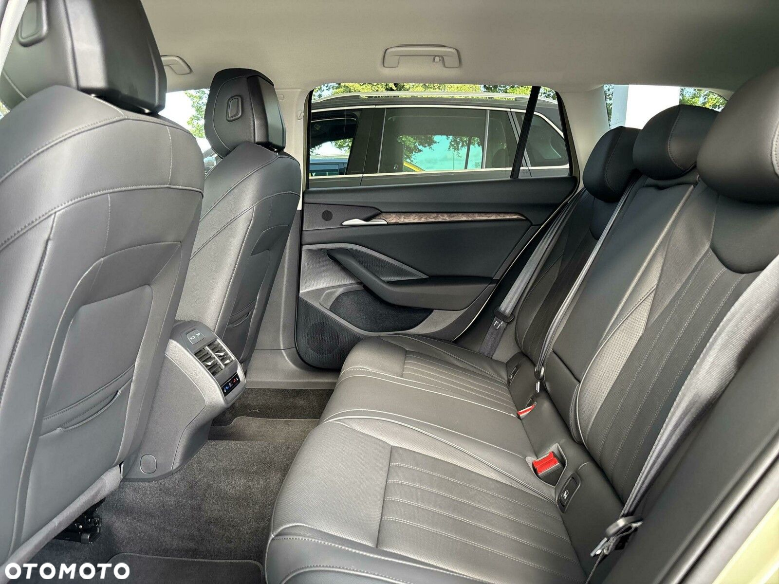 Skoda Superb 2.0 TDI SCR 4x4 L&K DSG - 33