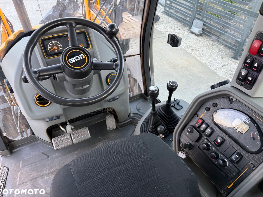 JCB 3CX Compact - 11