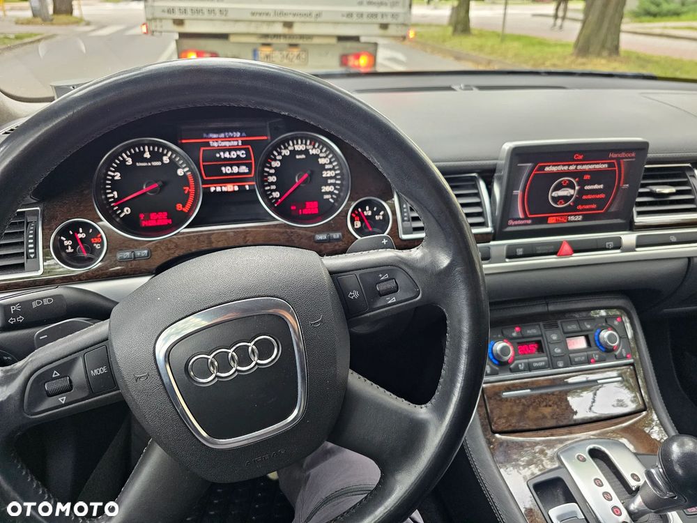 Audi A8 6.0 L Quattro - 9