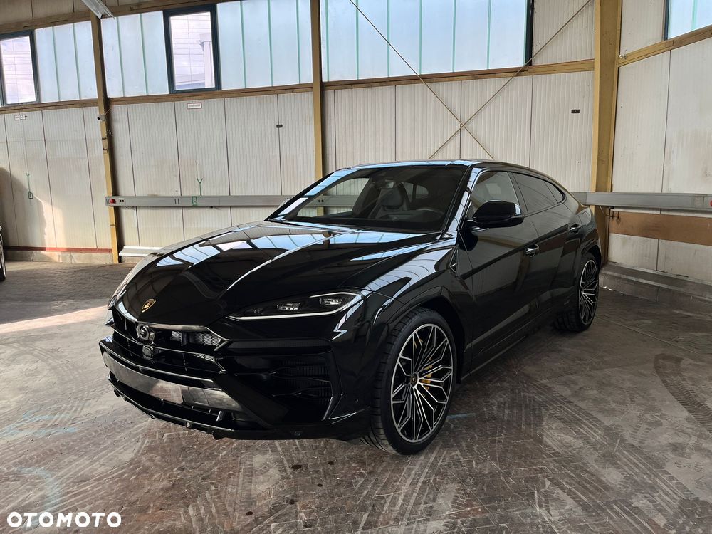 Lamborghini Urus - 3