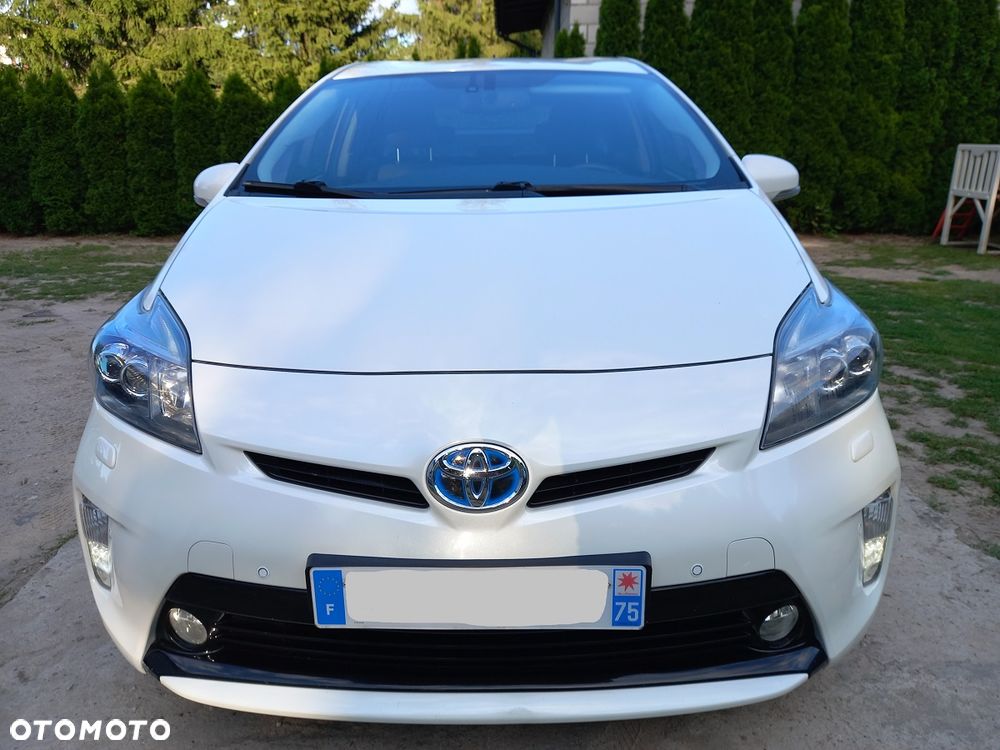 Toyota Prius (Hybrid) Executive - 2