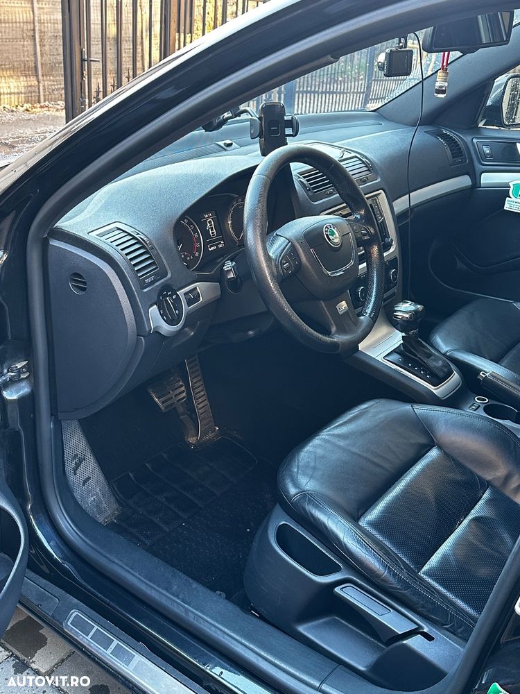 Skoda Octavia 2.0 TDI RS DSG - 2