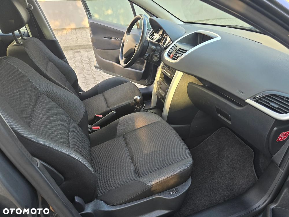 Peugeot 207 95 VTi Forever - 10