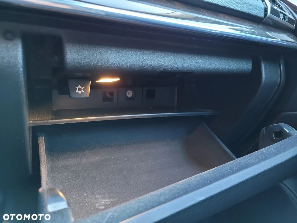 Volvo XC 90 T6 AWD Geartronic Momentum - 25