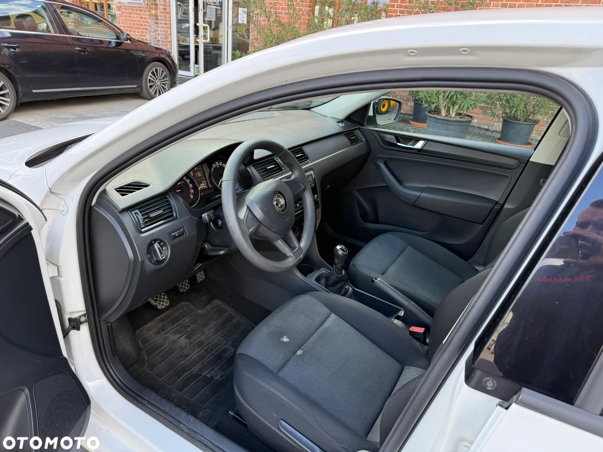 Skoda RAPID 1.6 TDI DPF Ambition - 24