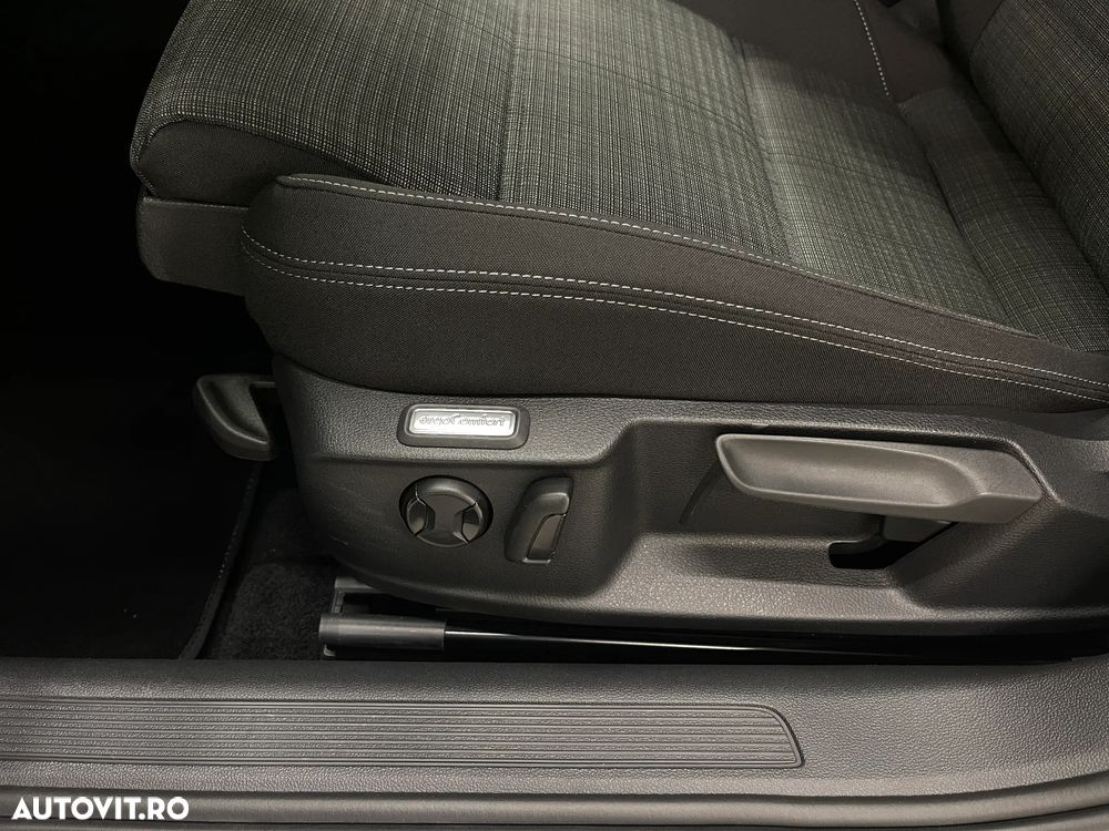Volkswagen Passat 1.5 TSI ACT DSG Advance - 21