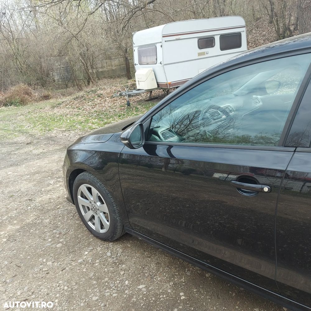 Volkswagen Jetta 2.0 TDI BlueMotion Technologie - 2