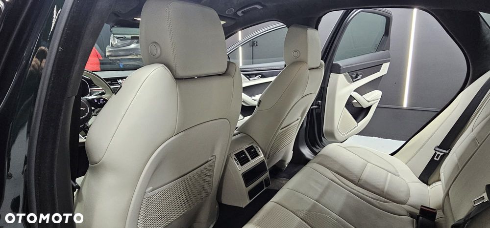 Jaguar XF 2.0 P300 AWD R-Dynamic HSE - 27