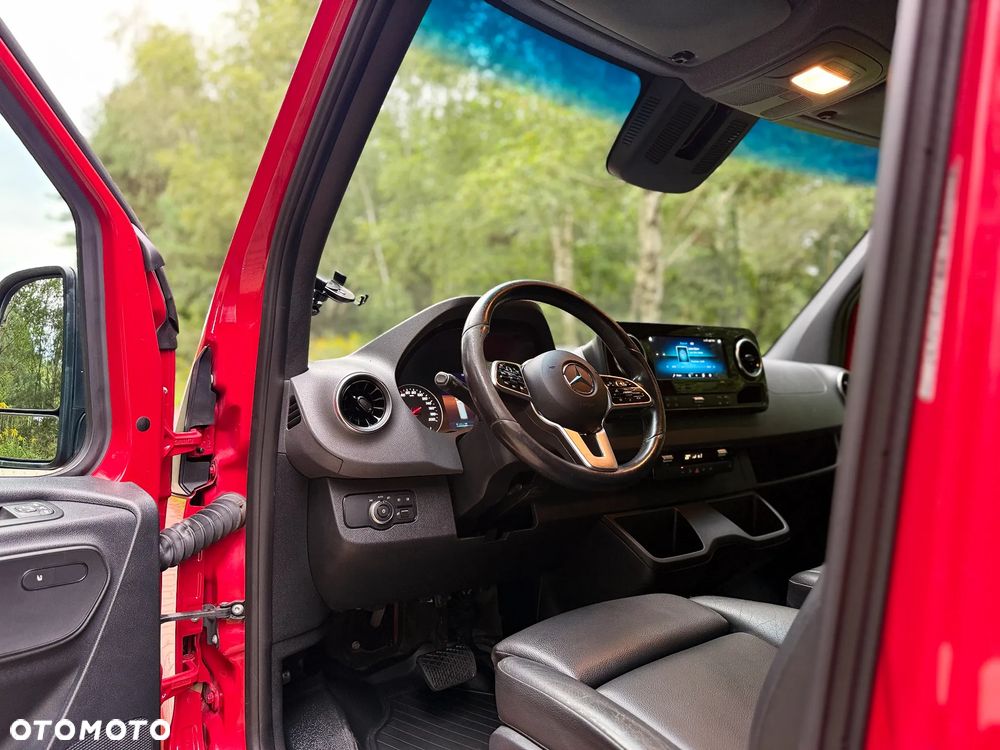 Mercedes-Benz Sprinter - 14