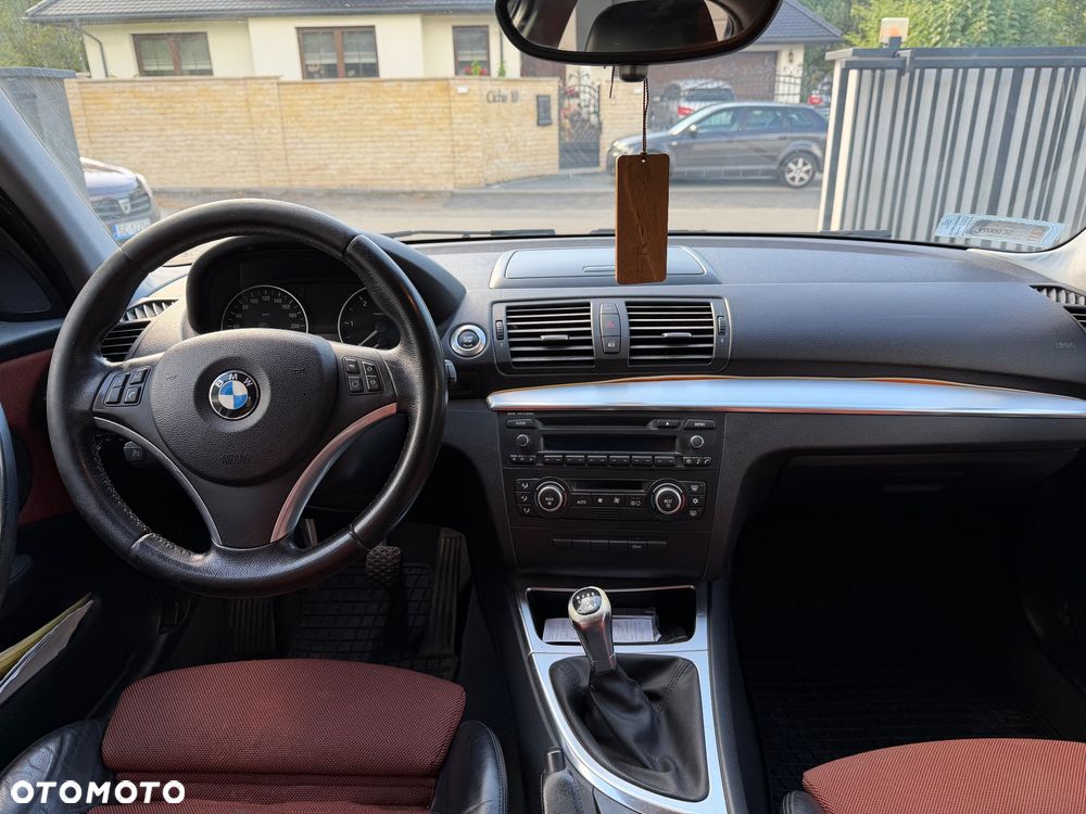 BMW Seria 1 118d - 25