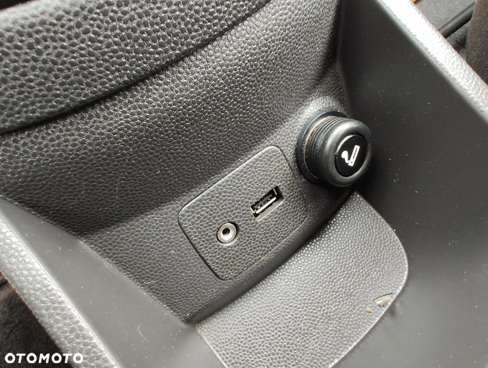 Ford Fiesta 1.0 EcoBoost S&S TITANIUM X - 25