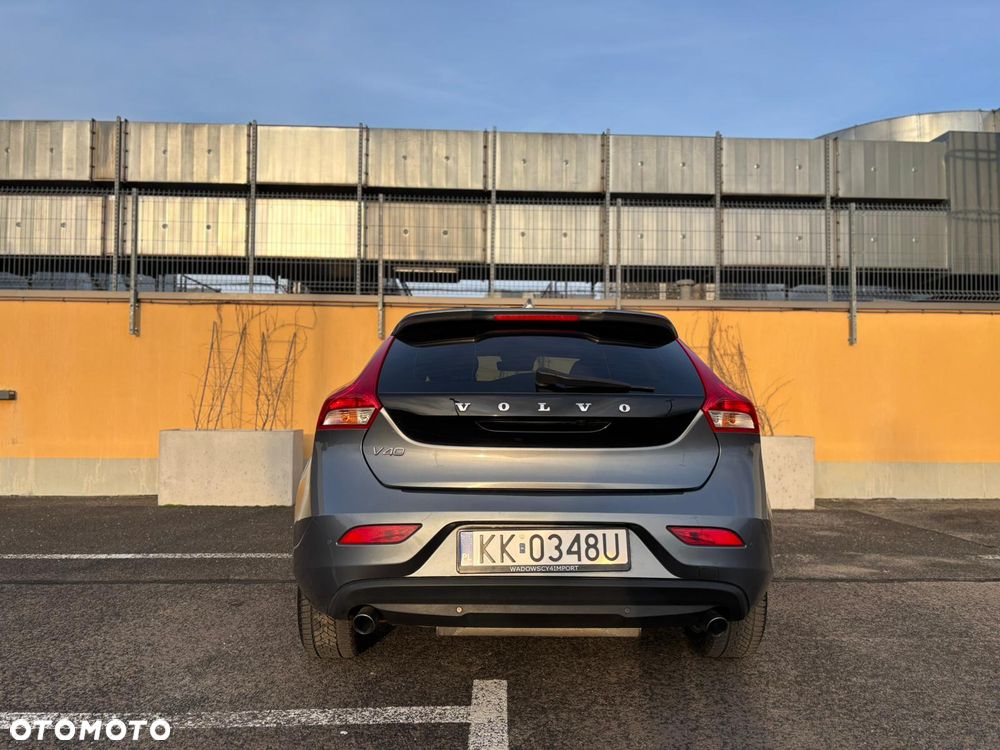 Volvo V40 T3 Drive-E Momentum - 9