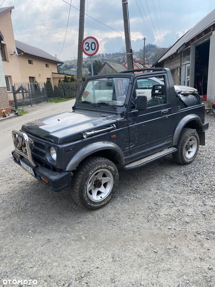 Suzuki Samurai - 1