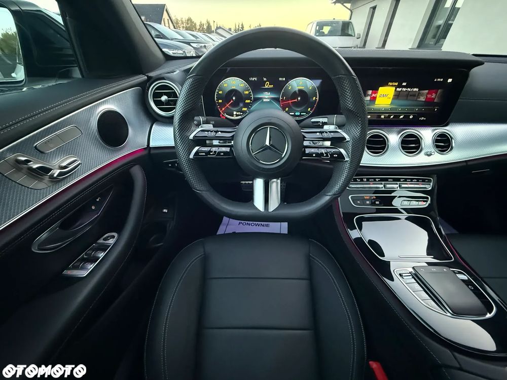 Mercedes-Benz Klasa E 220 d 4Matic T 9G-TRONIC AMG Line - 38