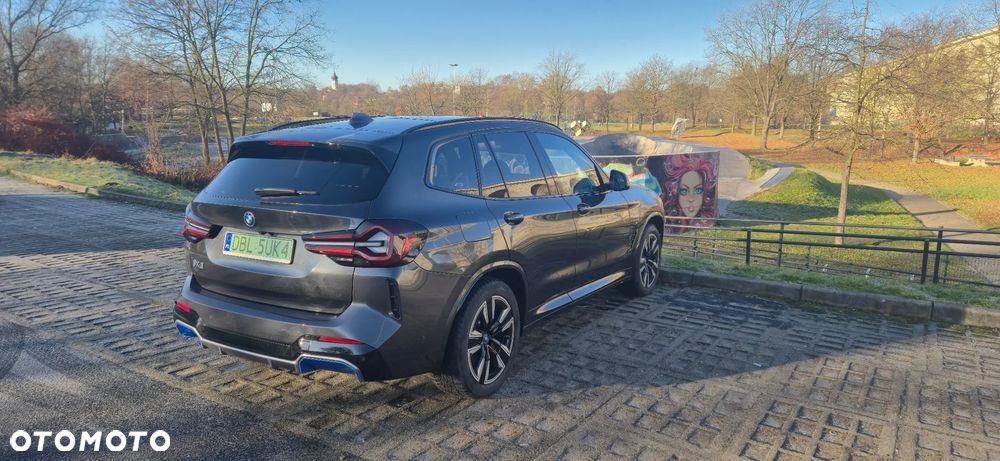BMW iX3 Impressive - 11