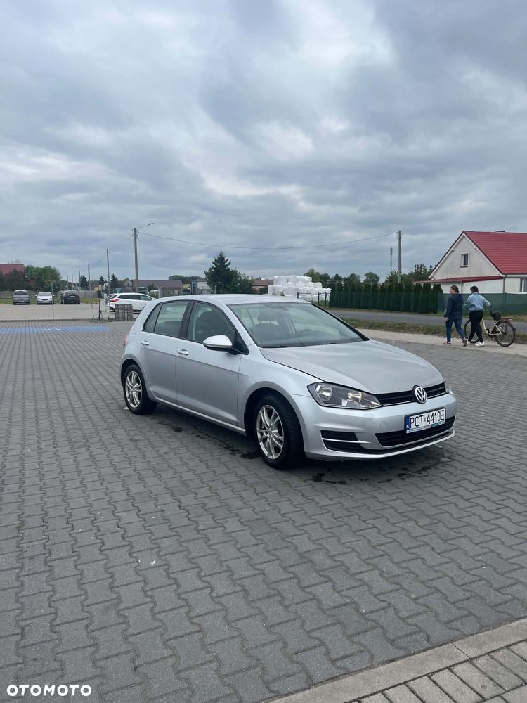 Volkswagen Golf - 1