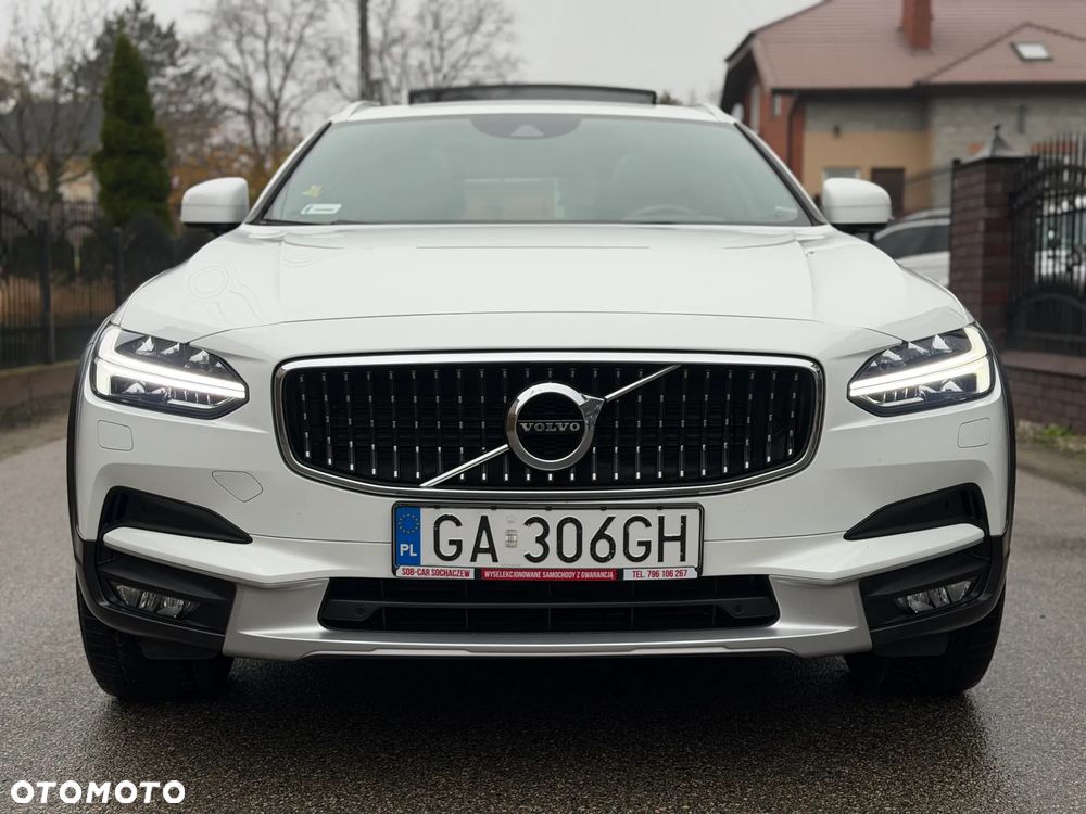 Volvo V90 Cross Country D5 AWD Pro - 2