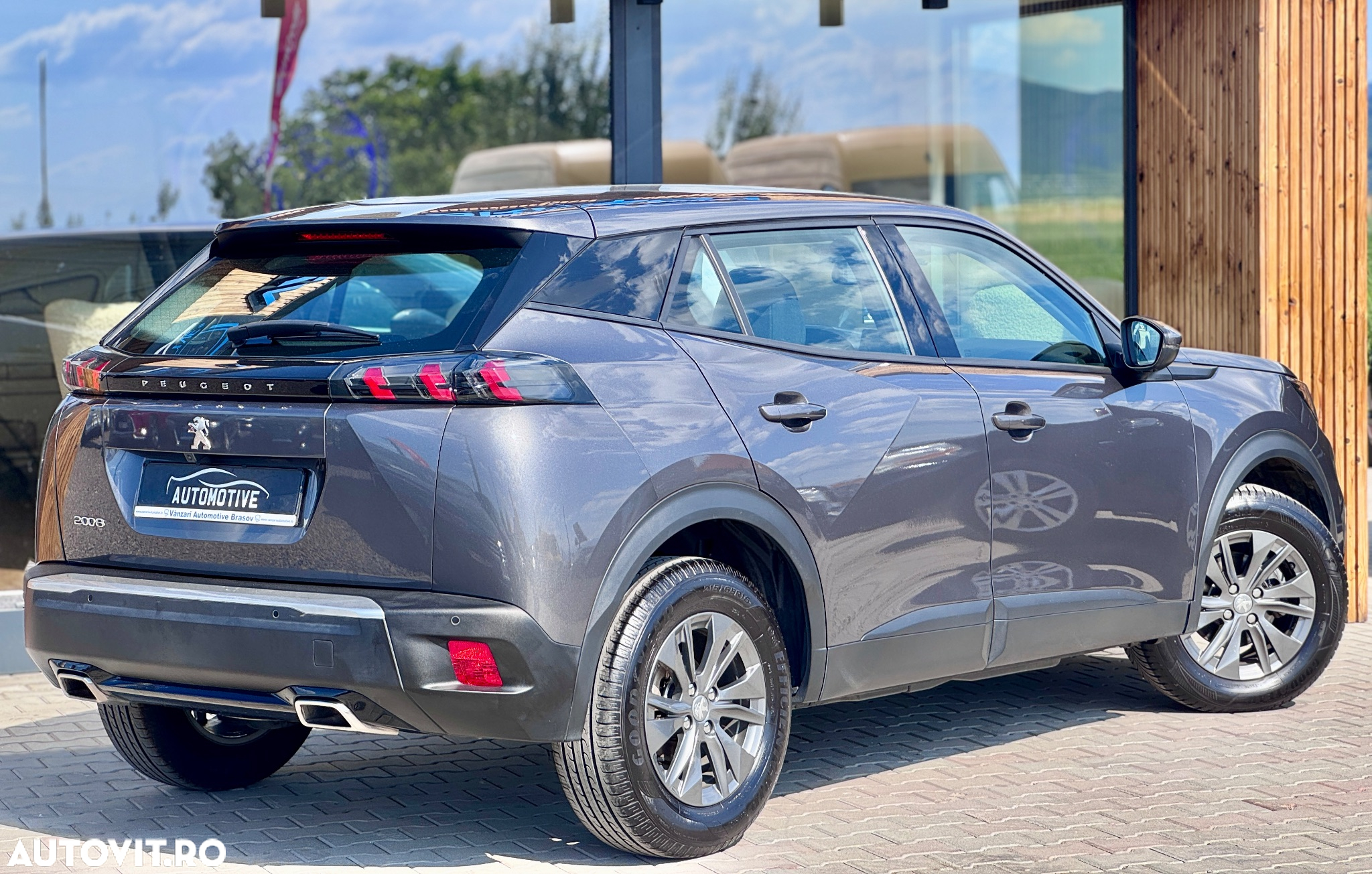 Peugeot 2008 1.2 L PureTech STT EAT8 Active - 4