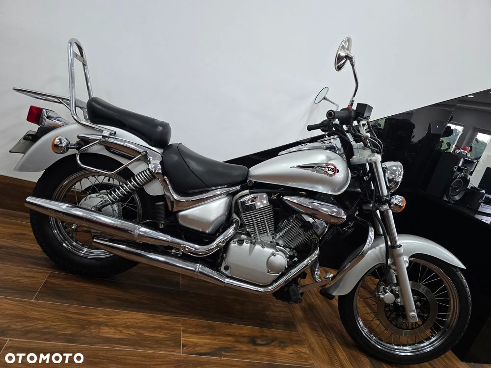 Suzuki Intruder - 3
