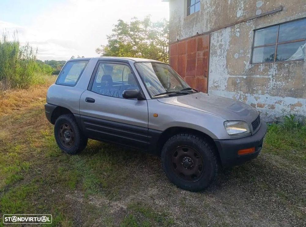 Toyota RAV4 - 1